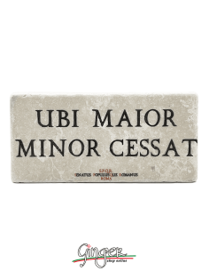 Calamita in marmo - Ubi maior minor cessat (Dov'è il maggiore, il minore decade)